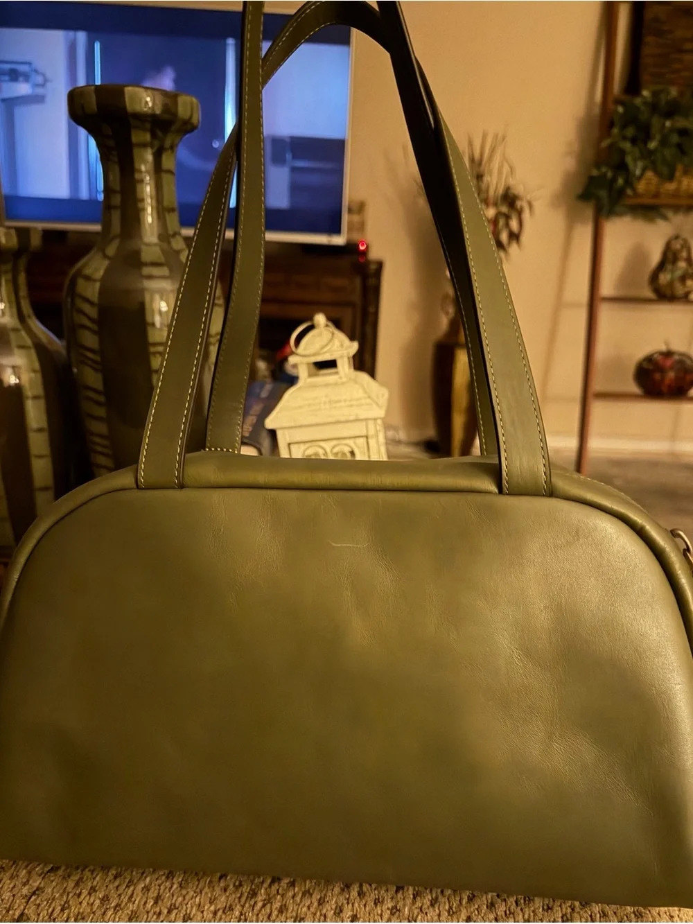 Coach twin turnlock